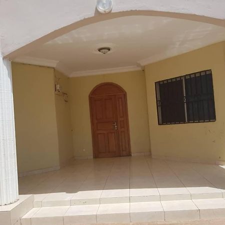 Touray Guest House Old Yundum 外观 照片