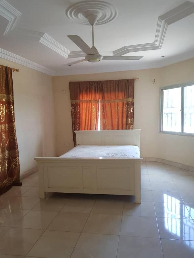 Touray Guest House Old Yundum 外观 照片