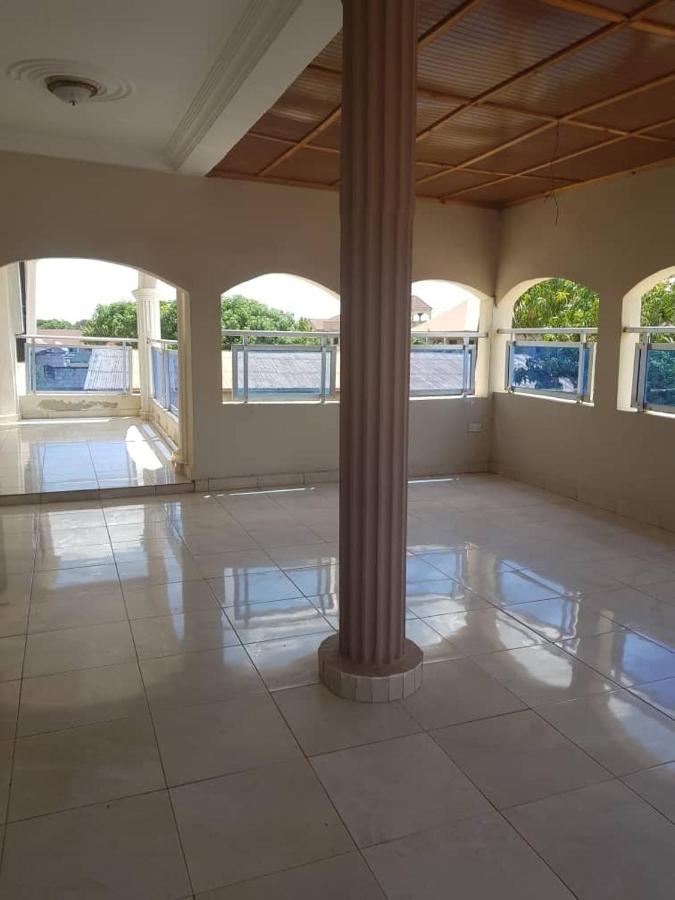 Touray Guest House Old Yundum 外观 照片