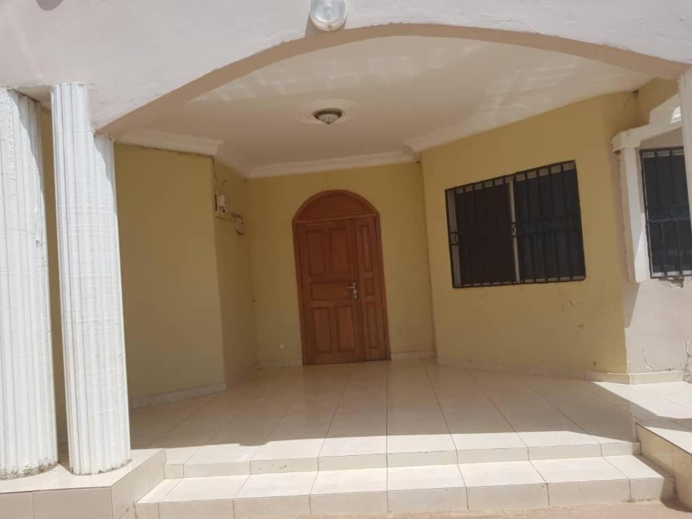 Touray Guest House Old Yundum 外观 照片